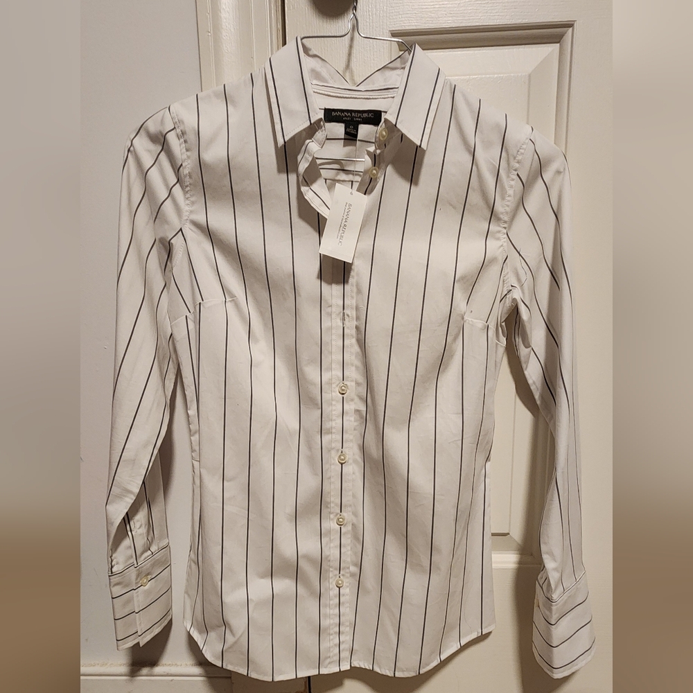 NWT Banana Republic Classic White and Gray Striped Shirt
